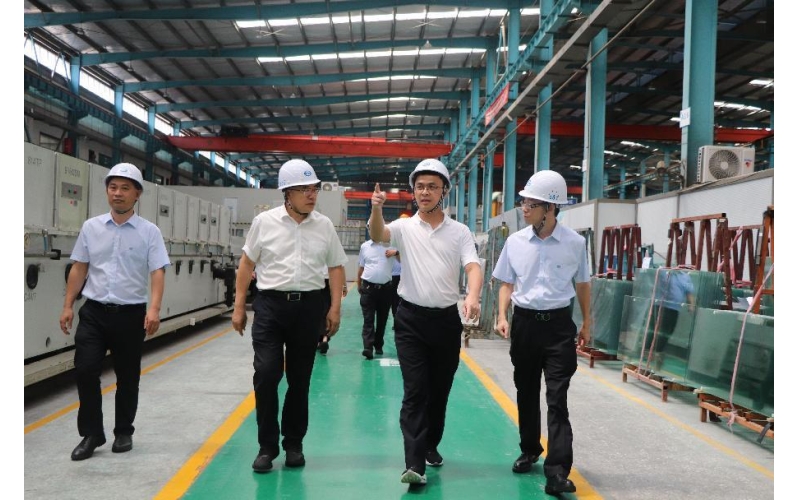海南控股党委委员、副总司理江雄标到？？？？？？靥夭５餮蟹锰